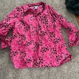 Long sleeve button up pink blouse with floral 4x